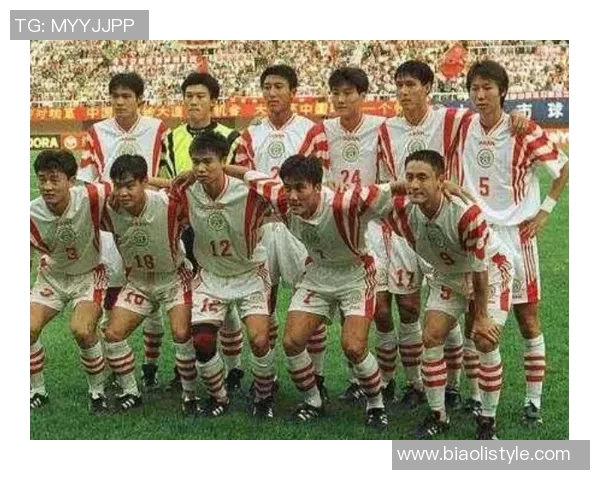 足球传奇老将回归赛场经典阵容盘点与球迷共忆辉煌岁月 足球传奇老将回归赛场经典阵容盘点与球迷共忆辉煌岁月